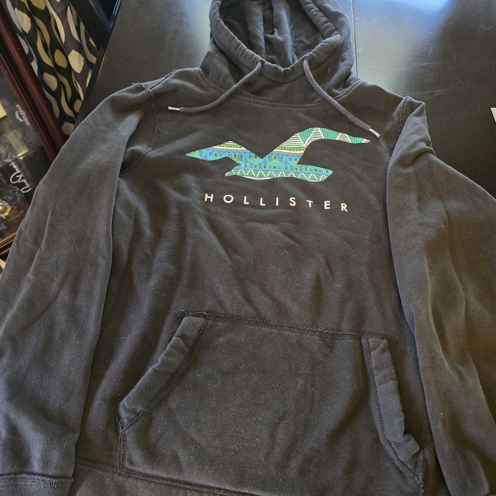 Hollister Black Fleece Hoodie - Graphic Print Pullover - Men's Size‎ M